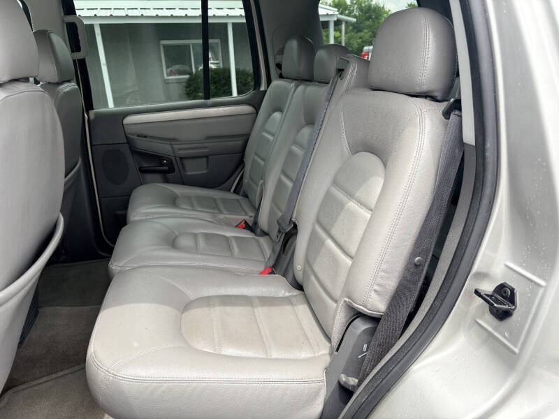 2004 Ford Explorer XLT
