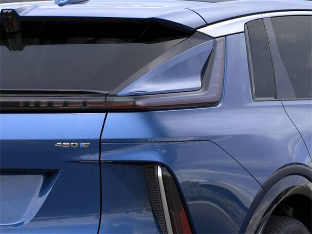 2024 Cadillac LYRIQ Luxury 1