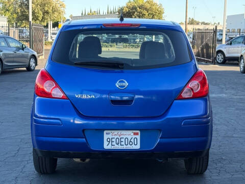 2012 Nissan Versa 1.8 S