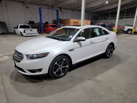 2015 Ford Taurus for sale at De Anda Auto Sales in Storm Lake IA