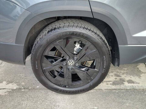 2025 Volkswagen Taos SE