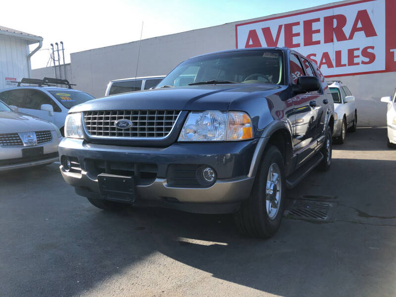 2002 Ford Explorer Eddie Bauer photo 2