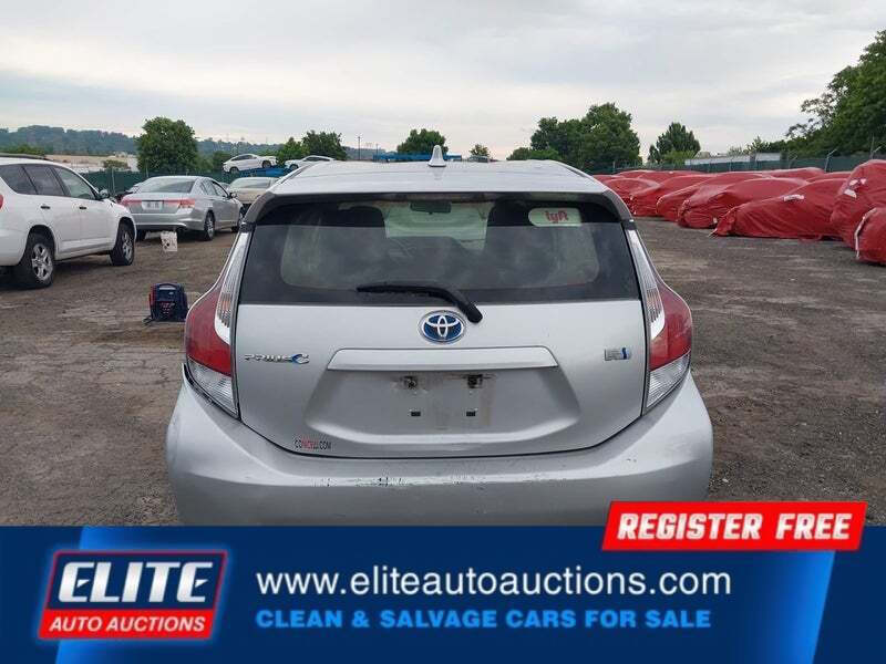 2015 Toyota Prius c One