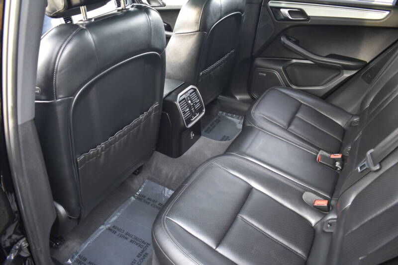 2017 Porsche Macan