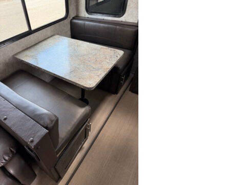 2018 Highland Ridge 2802BH