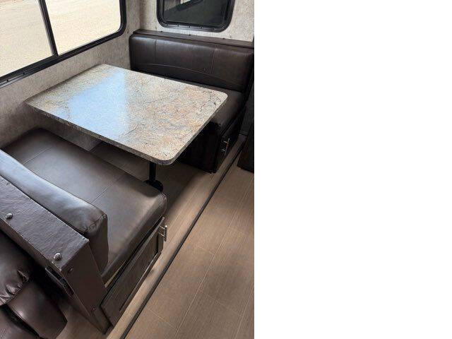 2018 Highland Ridge 2802BH