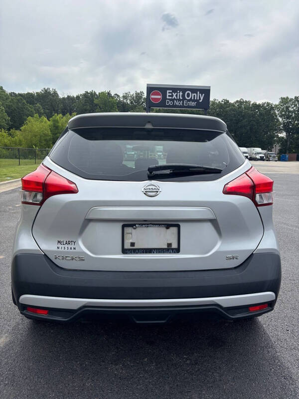 2019 Nissan Kicks SR