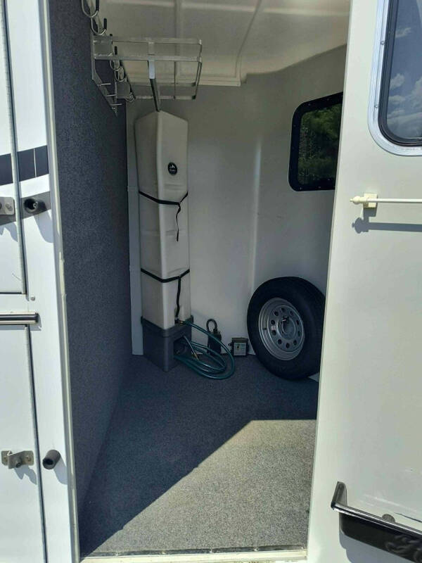 2014 Hawk 104