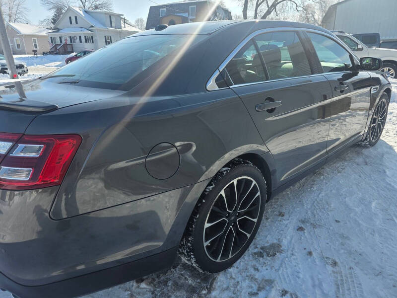 2017 Ford Taurus Limited
