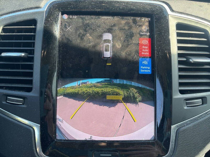 2023 Volvo XC90 B5 Core