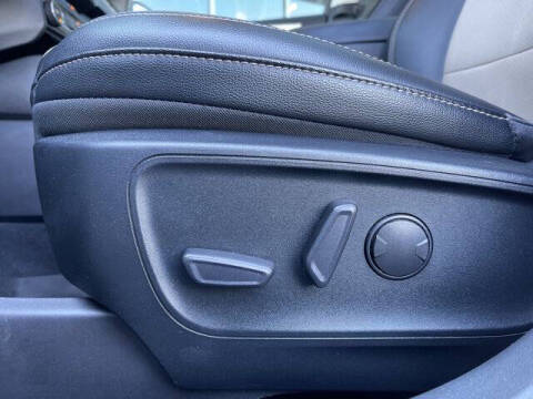 2021 Ford Escape Hybrid Titanium