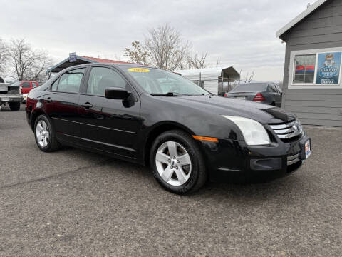 2009 Ford Fusion for sale at GILBERT MOTORS USA LLC in Union Gap WA