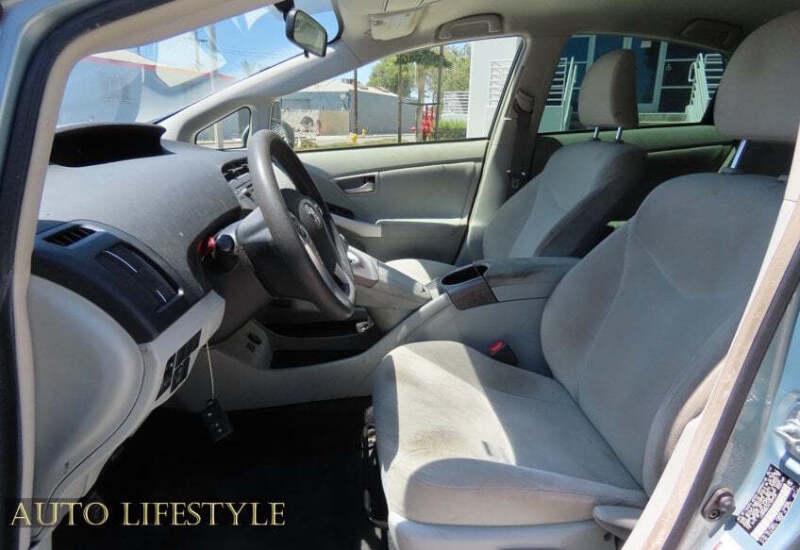 2014 Toyota Prius Two