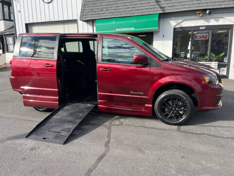 2019 Dodge Grand Caravan for sale at Auto Sales Center Inc in Holyoke MA