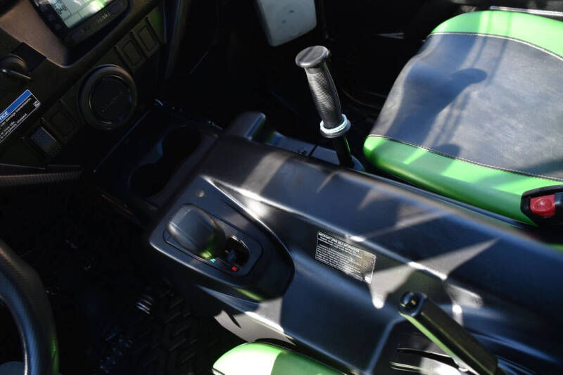 2022 Kawasaki Teryx4 S LE