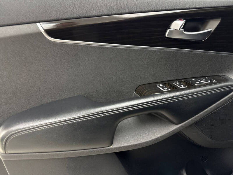 2020 Kia Sorento EX V6