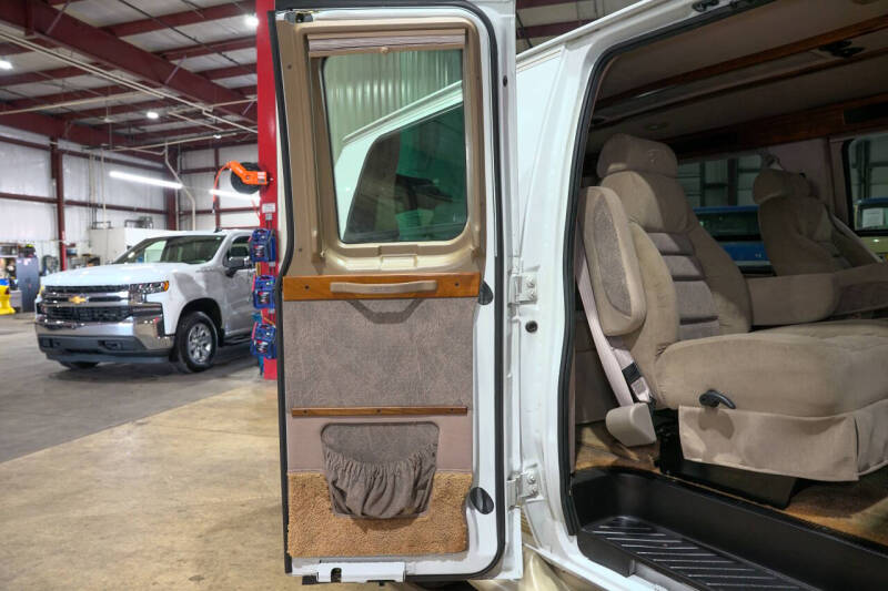 2002 Ford E-Series E-150