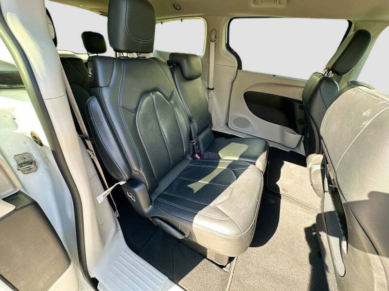 2021 Chrysler Pacifica Touring L