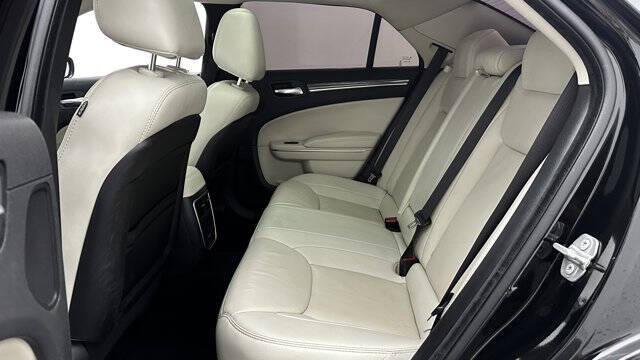 2021 Chrysler 300 Touring L