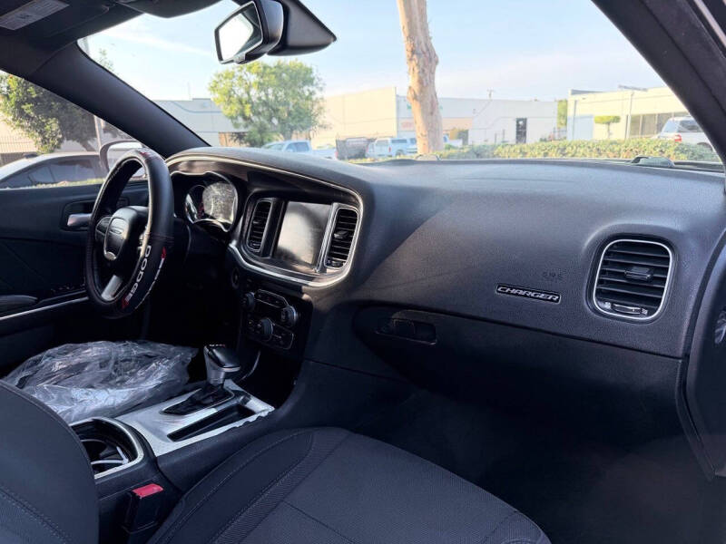 2016 Dodge Charger SXT