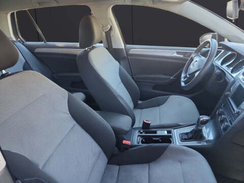 2016 Volkswagen e-Golf SE