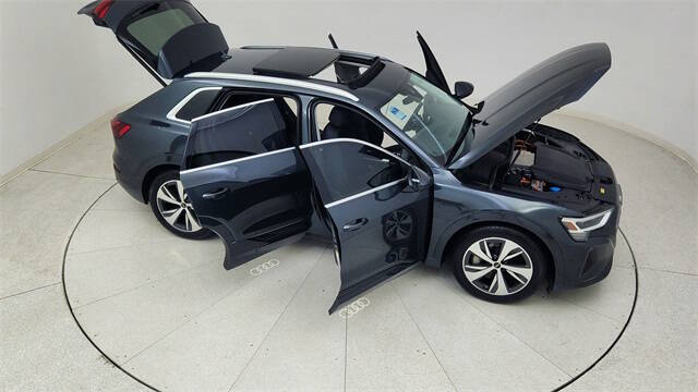 2024 Audi Q8 e-tron quattro Premium Plus