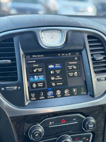 2016 Chrysler 300 C
