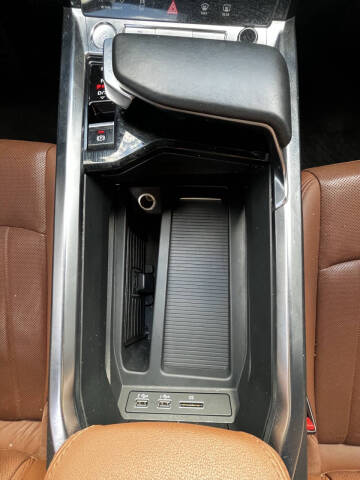 2019 Audi e-tron quattro Premium Plus