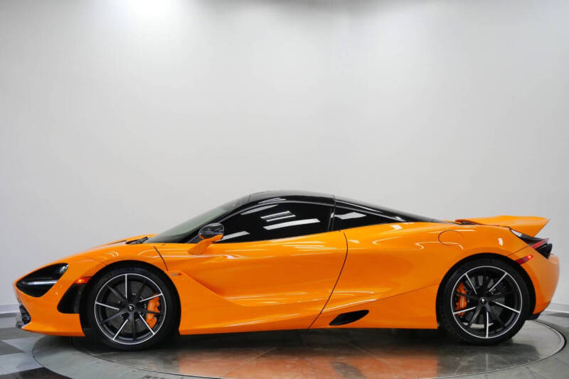 2022 McLaren 720S Performance