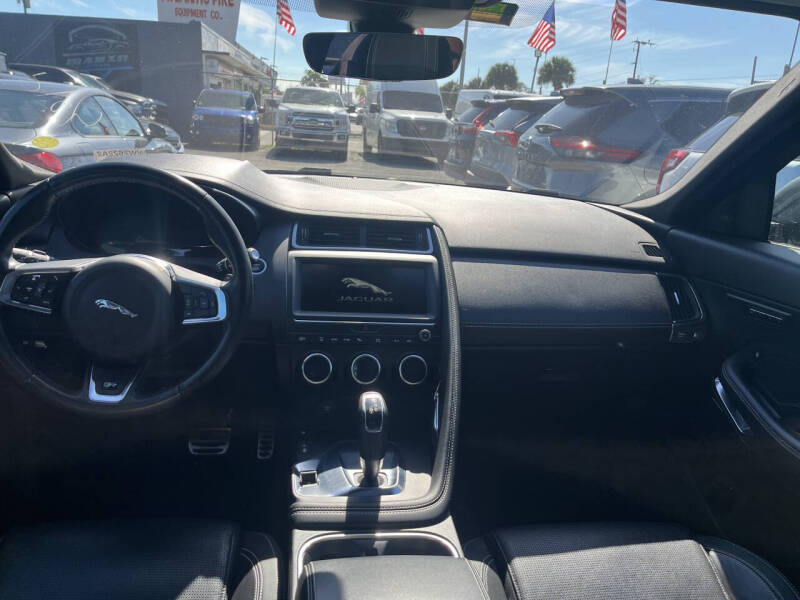 2018 Jaguar E-PACE P300 R-Dynamic SE
