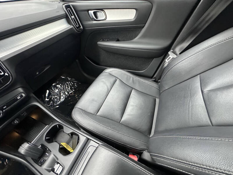 2019 Volvo XC40 T5 Momentum