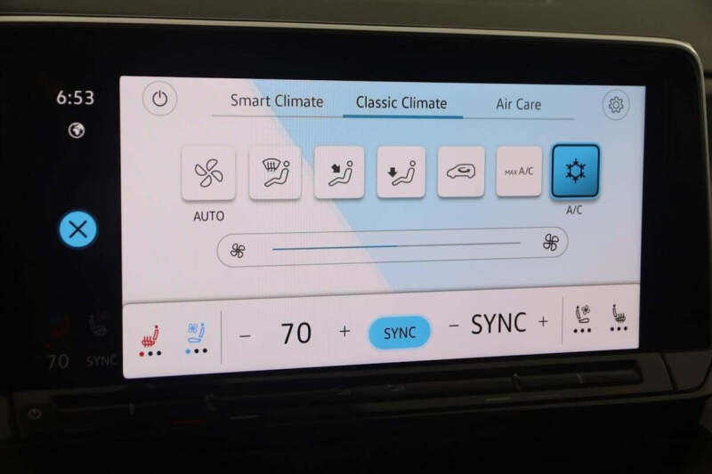 2024 Volkswagen Atlas Cross Sport SEL Premium R-Line 4Motion