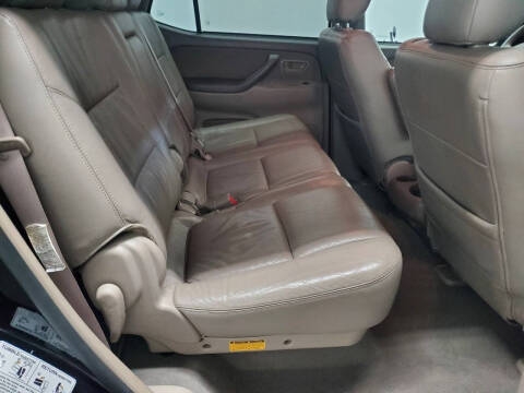 2005 Toyota Sequoia SR5