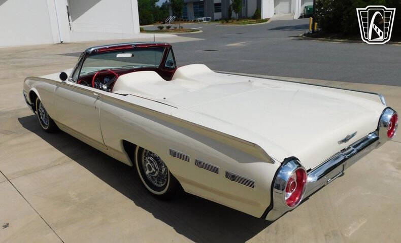 1962 Ford Thunderbird