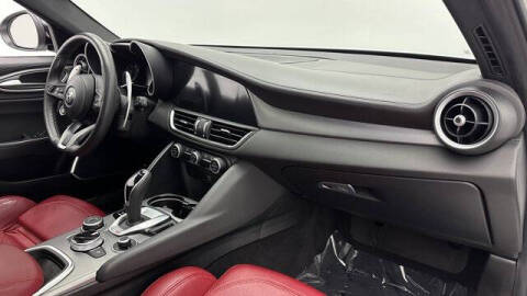 2022 Alfa Romeo Giulia Veloce