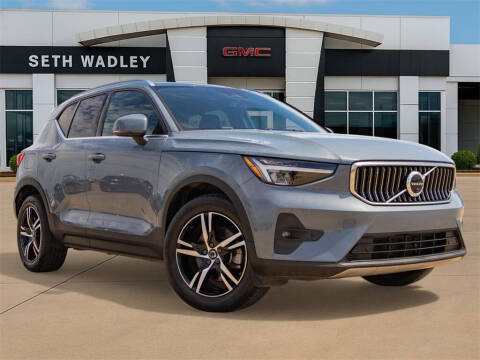 2023 Volvo XC40 B5 Plus Bright Theme