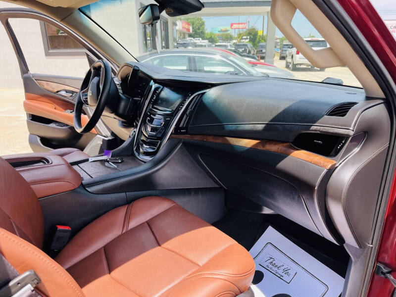 2017 Cadillac Escalade Luxury