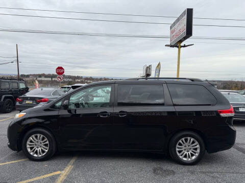2014 Toyota Sienna XLE 8-Passenger