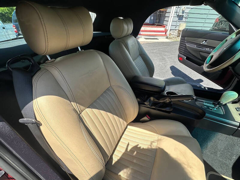 2004 Ford Thunderbird Deluxe