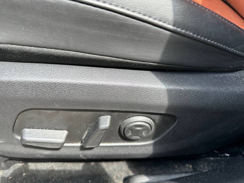 2024 Kia Carnival SX