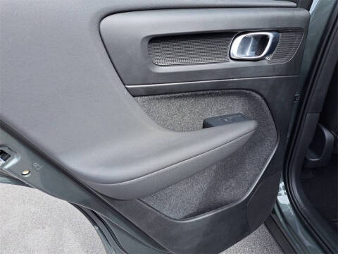 2026 Volvo XC40 B5 Core