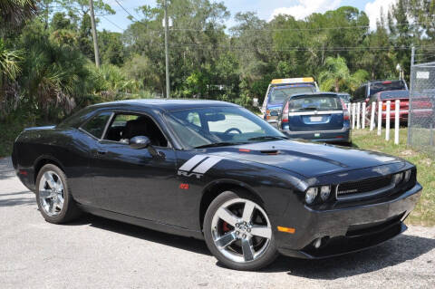 2009 Dodge Challenger for sale at Elite Motorcar, LLC in Deland FL