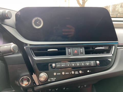 2023 Lexus ES 350 F SPORT Handling