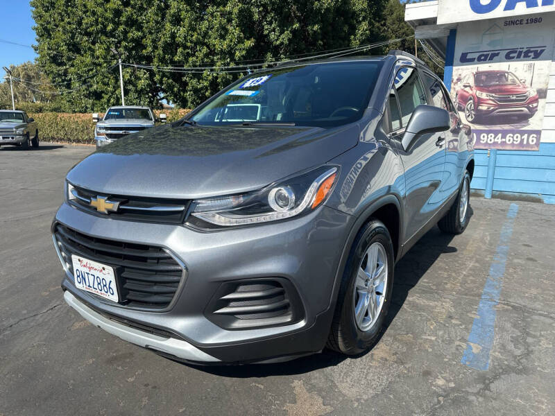 2019 Chevrolet Trax LT photo 2