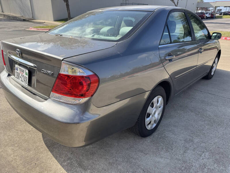 2005 Toyota Camry Standard