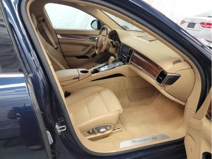 2011 Porsche Panamera