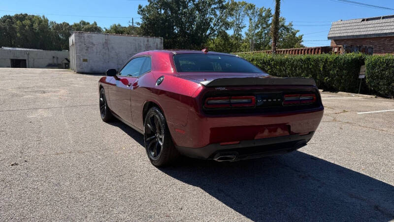 2018 Dodge Challenger SXT Plus