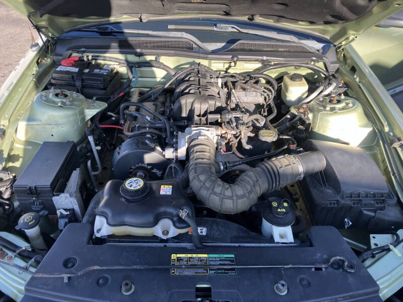 2005 Ford Mustang V6 Premium