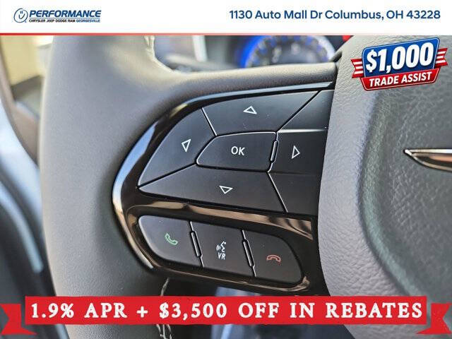 2026 Chrysler Pacifica Select