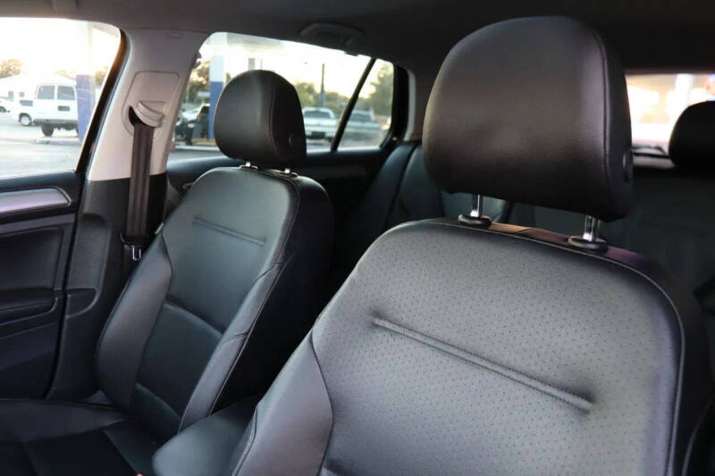 2017 Volkswagen Golf TSI Wolfsburg Edition